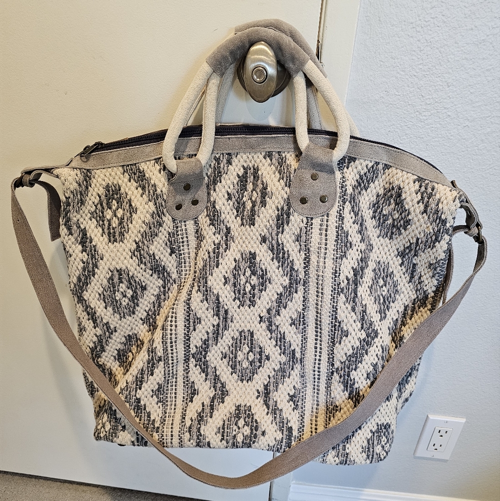 Lovestitch Quinten Woven Weekender Bag